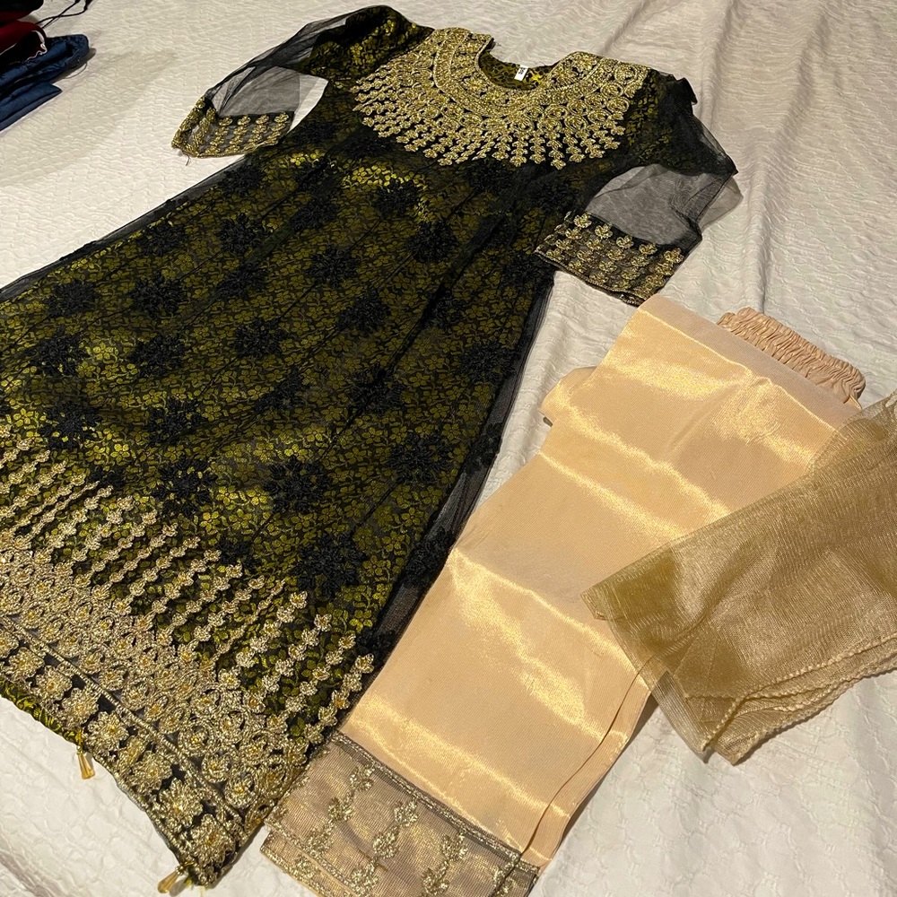 New girls 3 piece fancy indian pakistani suit